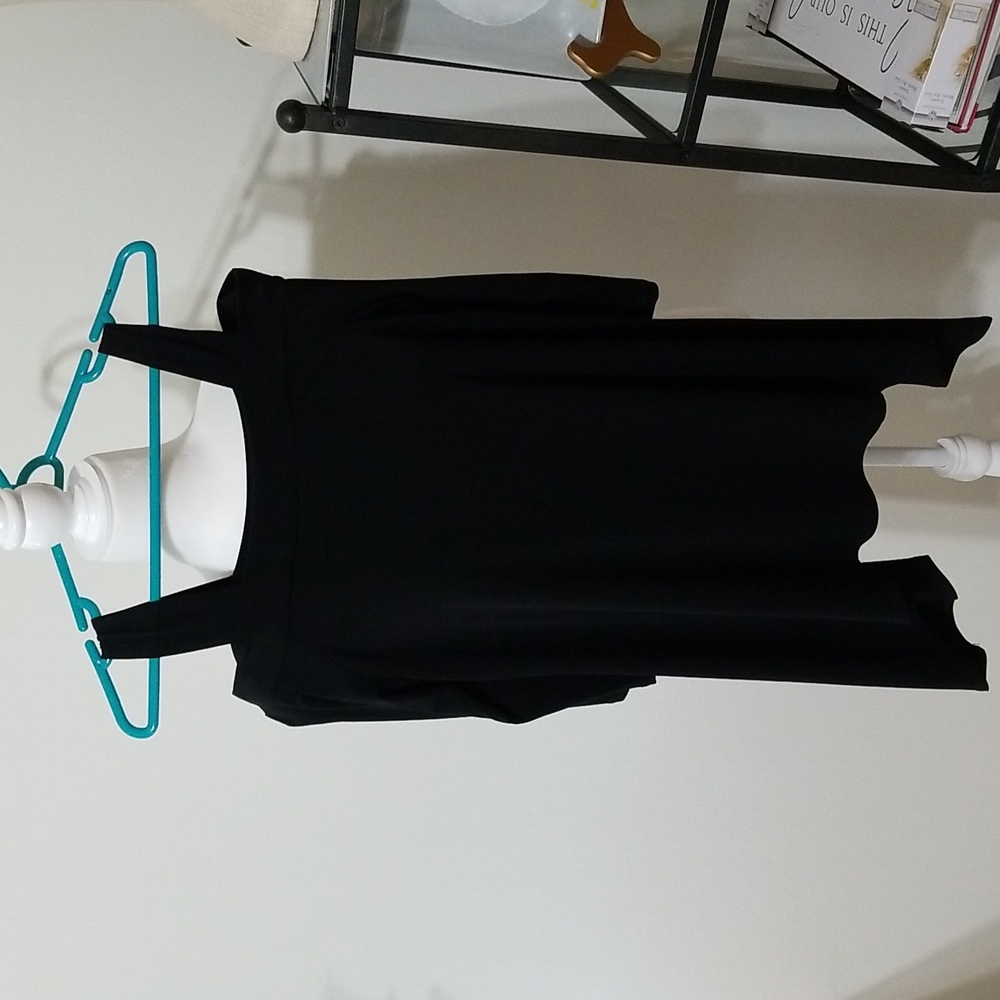 Glamorous black top. Size s